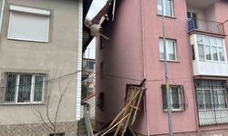 Uşak'ta kuvvetli fırtına hayatı olumsuz etkiledi