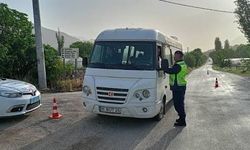 Uşak'ta polis ve jandarmadan okul çevreleri ve servislere sıkı denetim