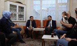 Vali Çiçek vatandaşın çay davetini kırmadı