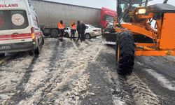 Viranşehir-Diyarbakır yolunda zincirleme kaza: 4 yaralı