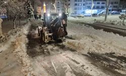 Yozgat beyaza büründü, belediye ekipleri harekete geçti