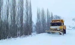 Yozgat'ta karla mücadele aralıksız sürüyor