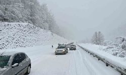 Zonguldak'ta yoğun kar mesaisi, 61 köy yolunda çalışma sürüyor