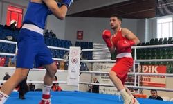 Ağrılı boksör Sezgin Acar Türkiye üçüncüsü oldu