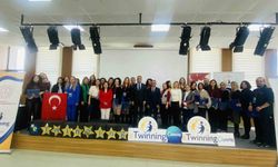 Aksu'da öğretmenlere dijital dönüşüm konusunda uygulamalı eğitim