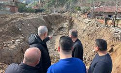 Alaşehir'de selin vurduğu yollar onarılıyor