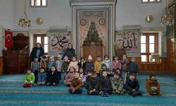 Anaokulu öğrencileri Yediler Camii'nde İslam kültürünü öğrendi