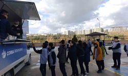 Antakya Belediyesi'nden soğuk kış gününde öğrencilere çorba ikramı