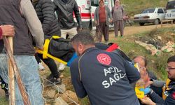 Antalya'da motosiklet uçuruma yuvarlandı: 2 yaralı