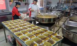 Araban'da 6 Şubat depremlerinde hayatını kaybedenler için 450 aileye et döner dağıtıldı