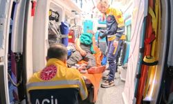 Arkadaşların bıçaklı kavgası kanlı bitti: 1 yaralı