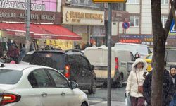 Arnavutköy'de kar yağışı etkili olmaya devam ediyor