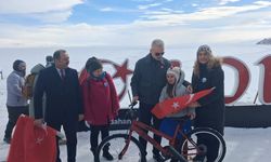 Askıda Bisiklet Derneği Çıldırlı çocukları sevindirdi