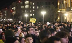 Asrın felaketinin 3'ünci yıl dönümünde Hatay'da binlerce kişi sessiz yürüyüş gerçekleştirdi