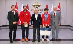 Avrupa Şampiyonu Kaya Adıyaman'da coşkuyla karşılandı