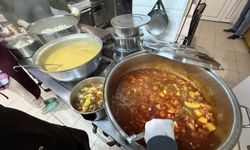 Ayancık'ta ihtiyaç sahiplerine sıcak yemek desteği