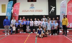 Badmintonda şampiyonlara ödülleri verildi