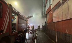 Bağcılar'da 4 katlı tekstil fabrikasında korkutan yangın