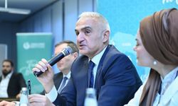 Bakan Ersoy, Berlin'de Türkçe öğrenen gençlerle buluştu