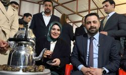 Bakan Göktaş, Batman'da gençlerle 'Kabe'de Hacılar Hu Der' ilahisine eşlik etti