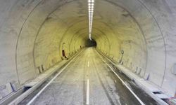 Bakan Uraloğlu: 'Kırkdilim Geçişi'nde inşa ettiğimiz 3 çift tüp tünelde sona yaklaştık'