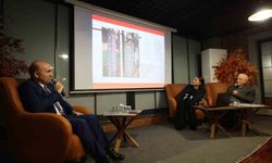 Başiskele'de 'Osmanlı'da Mezar Taşları ve Edebiyatı' konuşuldu