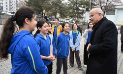 Başkan Er, İnönü Ortaokulu'na konuk oldu