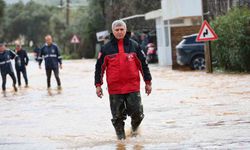 Başkan Mandalinci su taşkınlarının yaşandığı Kızılağaç'ta incelemelerde bulundu
