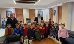 Başkan Yıldız, minik öğrencileri belediyede ağırladı