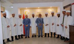 Bayburt'ta göreve başlayan imam hatiplere cübbe töreni