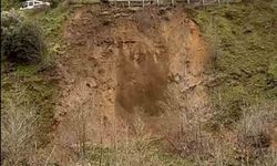 Bayındır Zeytinova Barajı yolunda heyelan