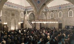 Beraat Kandili'nde camiler doldu taştı
