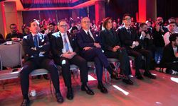 Beşiktaş'ta yeni transferler için imza töreni düzenlendi