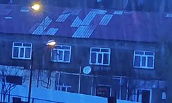 Bitlis'te çakan şimşekler geceyi gündüze çevirdi