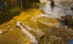 Bodrum'u sağanak vurdu: Araç sürüklendi, evleri su bastı