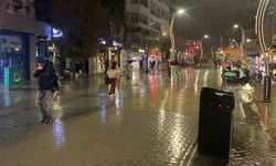 Bolu'da sağanak yağış etkili oluyor