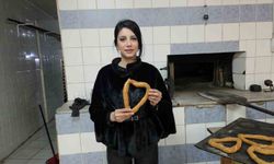 Edirne'de Sevgililer Günü'ne özel kalpli simit