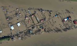 Edirne'de sular altında kalan yerleşim alanları ve çiftlikler havadan görüntülendi