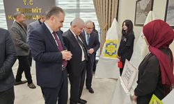 Edremit'te 'Hat ve Tezhip Sanatı' yarışması ödül töreni gerçekleşti