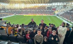 Eğil'in minikleri Amed Sportif Faaliyetler - Sakaryaspor maçında ilk kez tribün heyecanı yaşadı