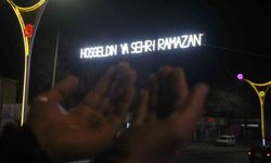Erzincan Ramazan'a ışıklarla 'hoş geldin' dedi