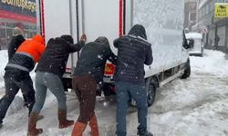 Erzincan'da kardan 516 köy yolu ulaşıma kapandı