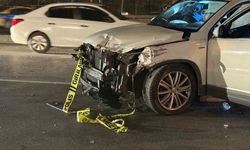 Esenyurt E-5'te otomobilin çarptığı motosiklet sürücüsü hayatını kaybetti