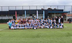 Futbolda şampiyon Bilgi ortaokulu oldu
