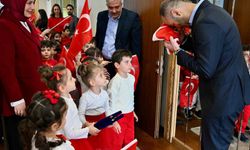 Gaziosmanpaşalı miniklerin gururlandıran bayrak sevgisi