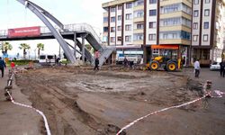 Giresun Belediye Başkanı Fuat Köse, meydan düzenleme çalışmalarını inceledi