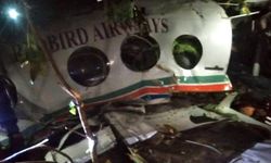 Hindistan'da içerisinde 7 kişinin bulunduğu ambulans uçak düştü