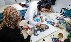 İlkadım'da atık malzemeler el emeğine dönüşüyor