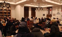 Japonya'daki Tokyo Camii'nde iftar sevinci