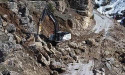 Kahramanmaraş'ta yol açma ve onarım çalışmaları sürüyor